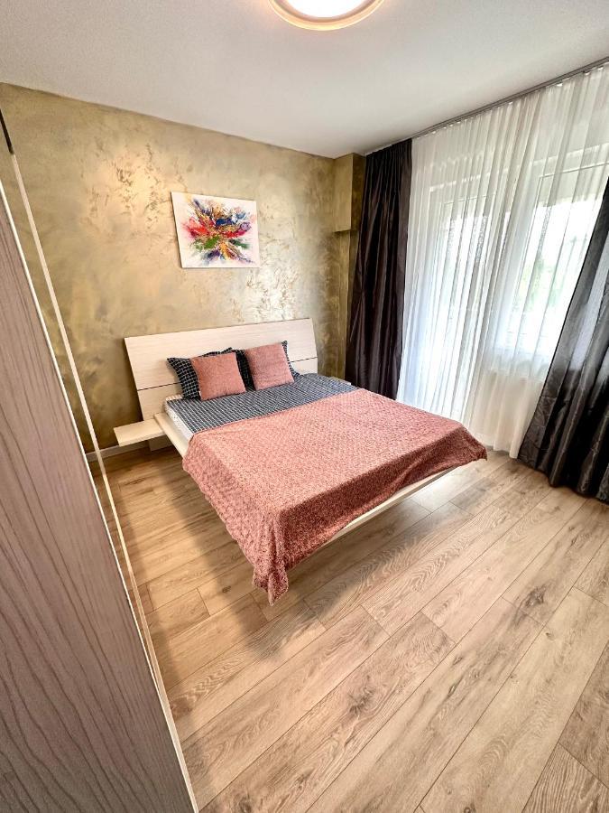 בוקרשט Mega Rossa Residence מראה חיצוני תמונה